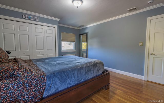 97 Gilmar Lane, Roslyn Heights, NY 11577