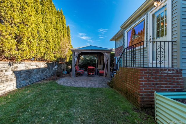 97 Gilmar Lane, Roslyn Heights, NY 11577