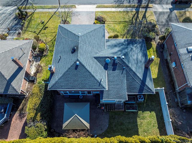 97 Gilmar Lane, Roslyn Heights, NY 11577