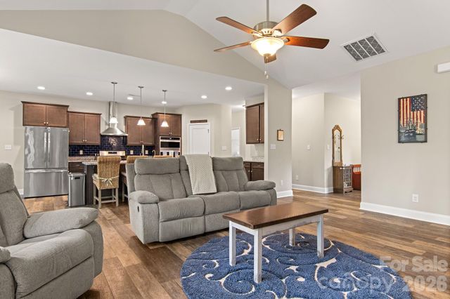206 N Harbor Watch Drive, Statesville, NC 28677