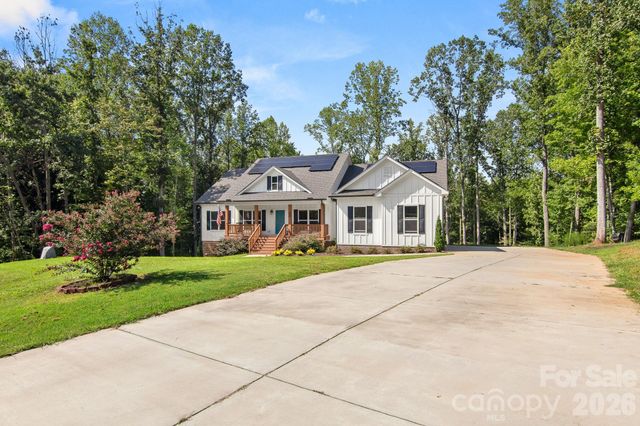 206 N Harbor Watch Drive, Statesville, NC 28677