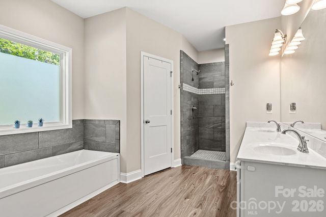 206 N Harbor Watch Drive, Statesville, NC 28677