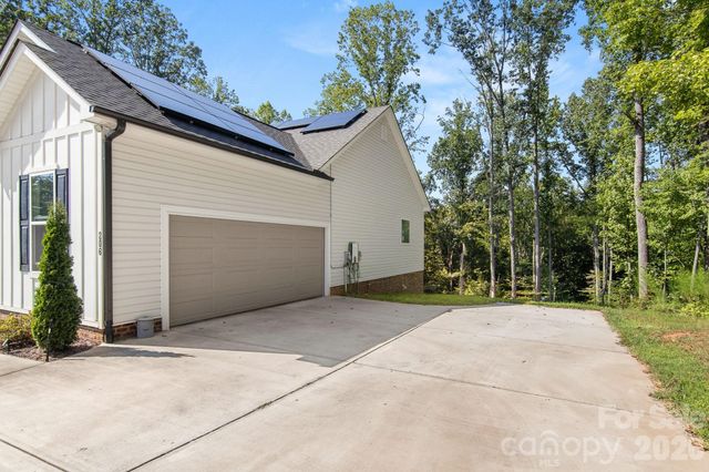 206 N Harbor Watch Drive, Statesville, NC 28677