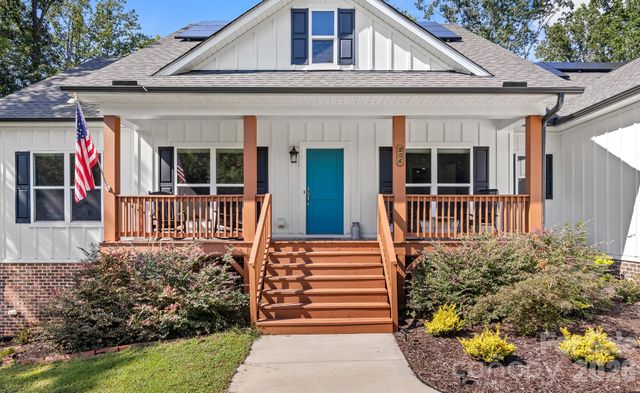 206 N Harbor Watch Drive, Statesville, NC 28677