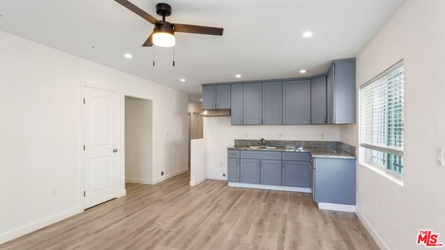 601 W 49th Street 601, Los Angeles, CA 90037