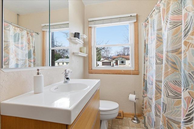 2109 Victory Drive, Cedar Falls, IA 50613