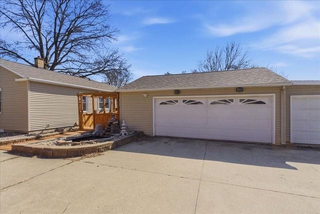 2109 Victory Drive, Cedar Falls, IA 50613
