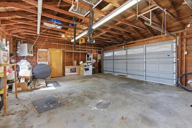 2109 Victory Drive, Cedar Falls, IA 50613