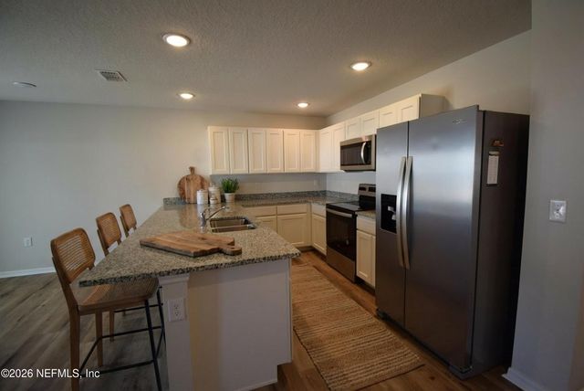 195 RIVER RIDGE Place, Welaka, FL 32193