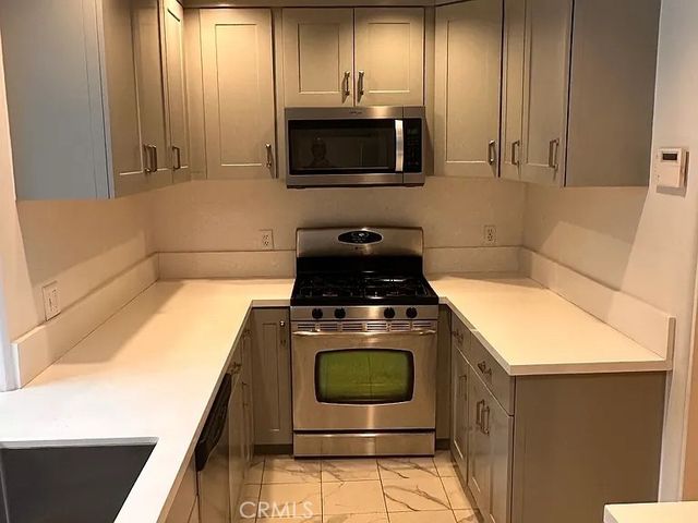 1023 S Stanley Avenue, Los Angeles, CA 90019