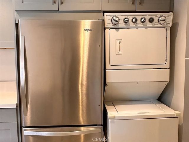 1023 S Stanley Avenue, Los Angeles, CA 90019