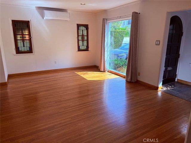 1023 S Stanley Avenue, Los Angeles, CA 90019