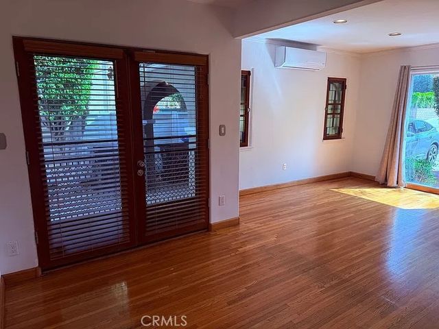 1023 S Stanley Avenue, Los Angeles, CA 90019