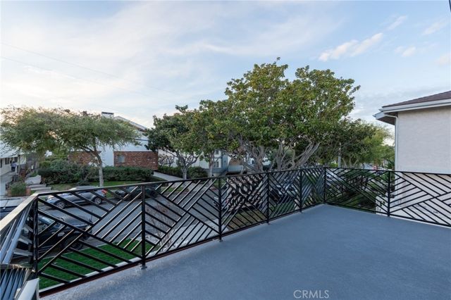 110 S Irena Avenue A, Redondo Beach, CA 90277
