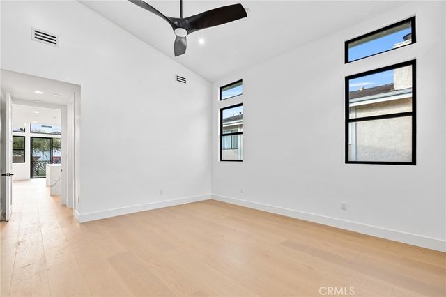 110 S Irena Avenue A, Redondo Beach, CA 90277