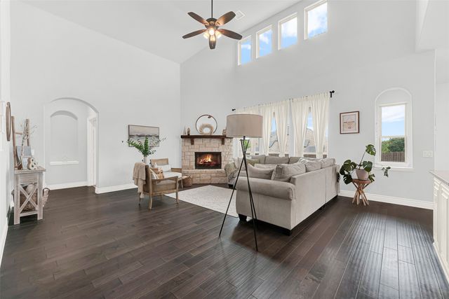 2413 Turning Leaf Lane, Midlothian, TX 76065