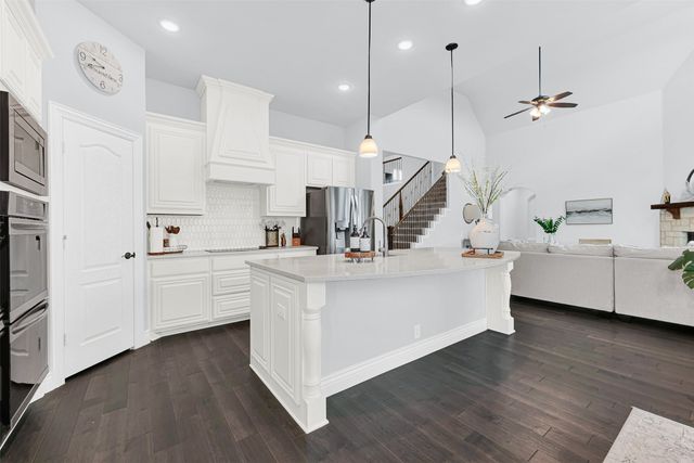 2413 Turning Leaf Lane, Midlothian, TX 76065