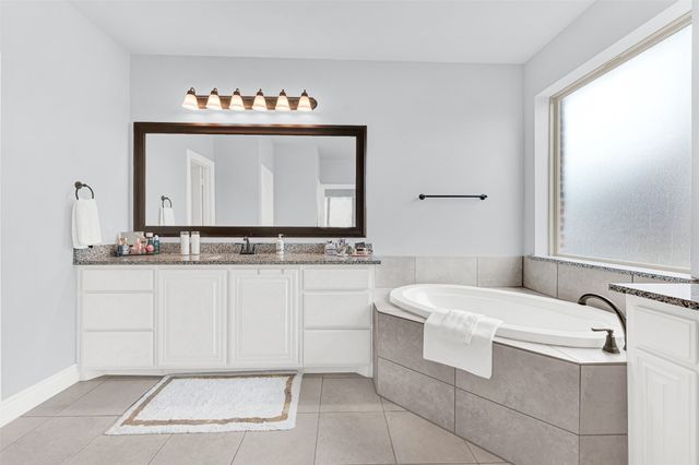 2413 Turning Leaf Lane, Midlothian, TX 76065