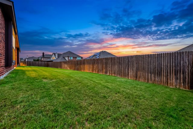2413 Turning Leaf Lane, Midlothian, TX 76065