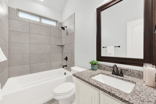 2413 Turning Leaf Lane, Midlothian, TX 76065