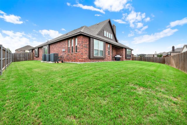 2413 Turning Leaf Lane, Midlothian, TX 76065