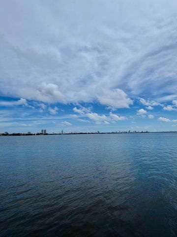 1980 BAY Drive 8, Miami Beach, FL 33141