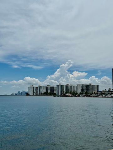 1980 BAY Drive 8, Miami Beach, FL 33141