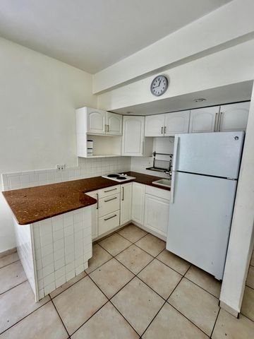 1980 BAY Drive 8, Miami Beach, FL 33141