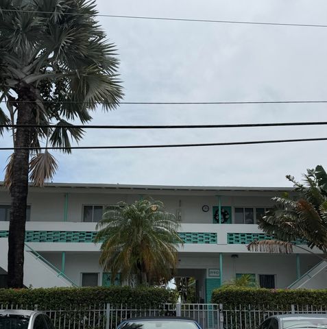 1980 BAY Drive 8, Miami Beach, FL 33141