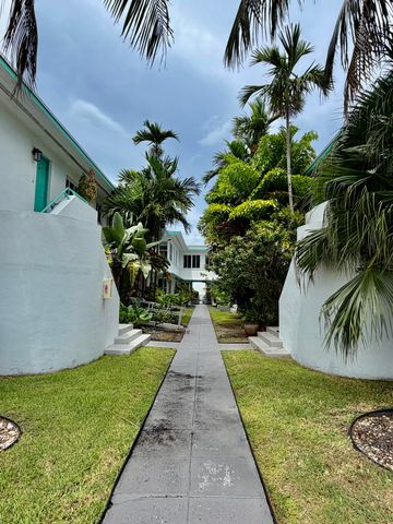 1980 BAY Drive 8, Miami Beach, FL 33141