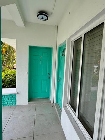 1980 BAY Drive 8, Miami Beach, FL 33141
