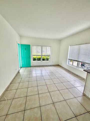 1980 BAY Drive 8, Miami Beach, FL 33141
