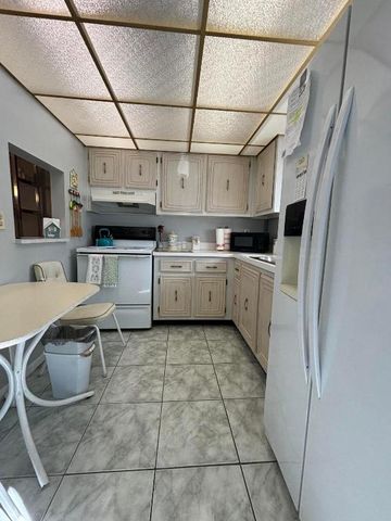 725 Lori Drive 203, Palm Springs, FL 33461