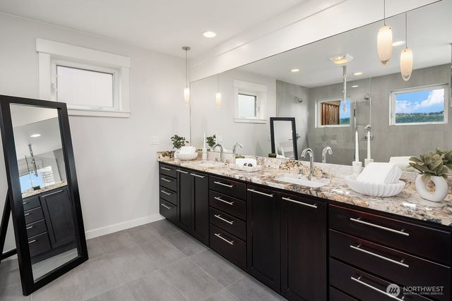 3857 201st Court SE, Sammamish, WA 98075