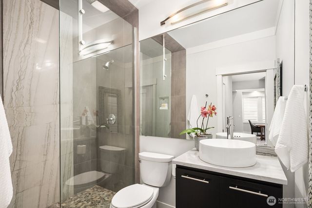 3857 201st Court SE, Sammamish, WA 98075