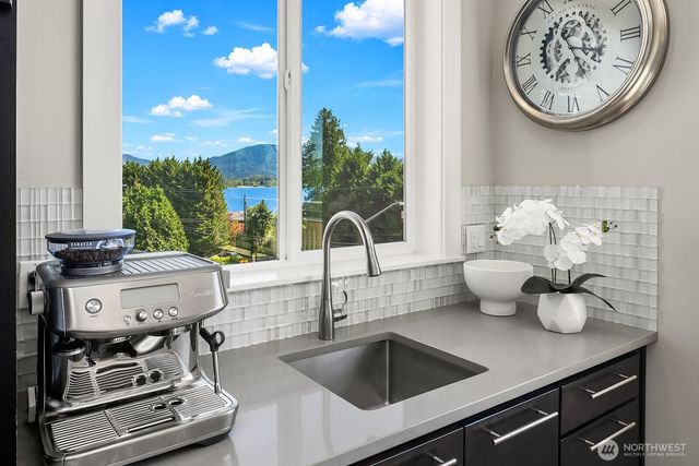 3857 201st Court SE, Sammamish, WA 98075