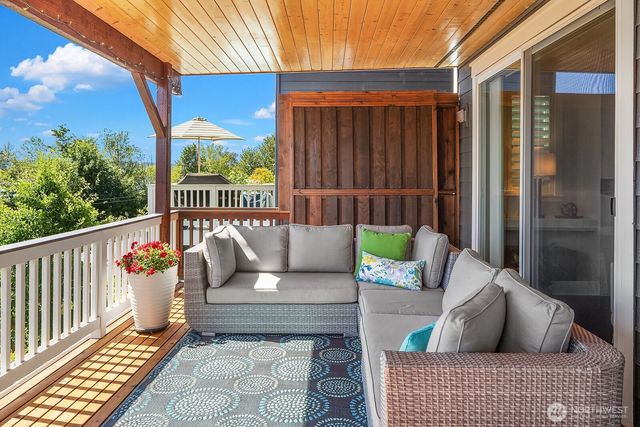 3857 201st Court SE, Sammamish, WA 98075