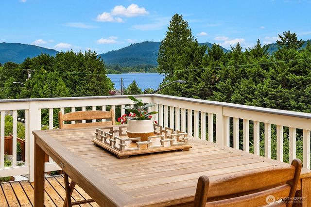 3857 201st Court SE, Sammamish, WA 98075