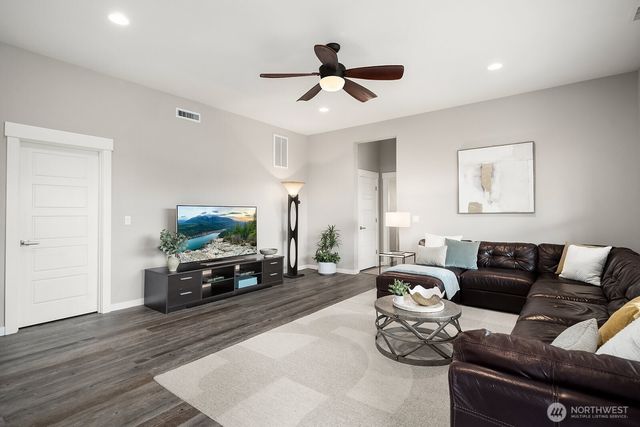 3857 201st Court SE, Sammamish, WA 98075