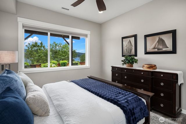 3857 201st Court SE, Sammamish, WA 98075