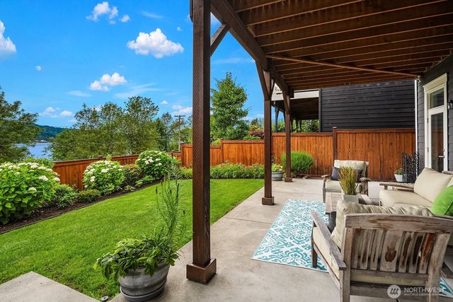 3857 201st Court SE, Sammamish, WA 98075