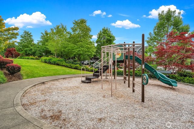3857 201st Court SE, Sammamish, WA 98075