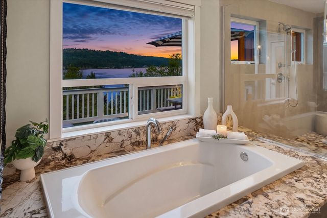 3857 201st Court SE, Sammamish, WA 98075