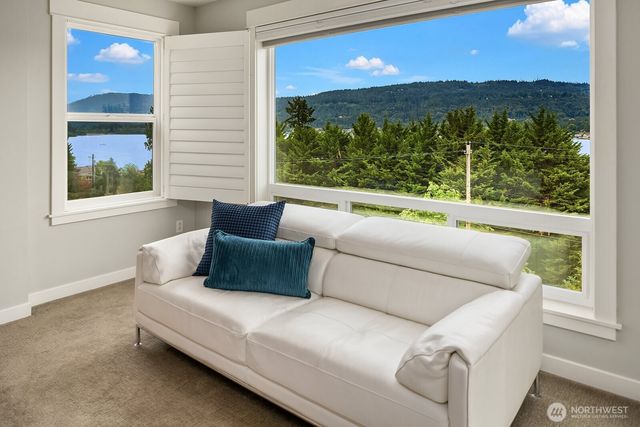 3857 201st Court SE, Sammamish, WA 98075