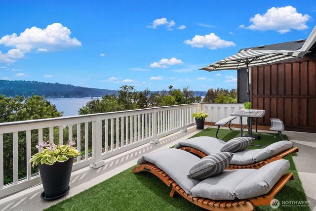 3857 201st Court SE, Sammamish, WA 98075