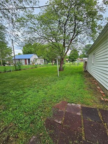 710 Pottawatomie Street, Hiawatha, KS 66434