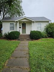 710 Pottawatomie Street, Hiawatha, KS 66434