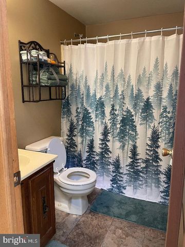 5116 IROQUOIS ST, Tobyhanna, PA 18466