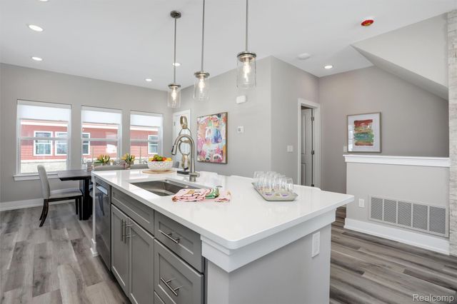 822 Huntley Lane, Troy, MI 48085