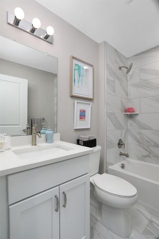 822 Huntley Lane, Troy, MI 48085